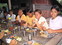 The FLOW children's mealtime.They have three meals per day.